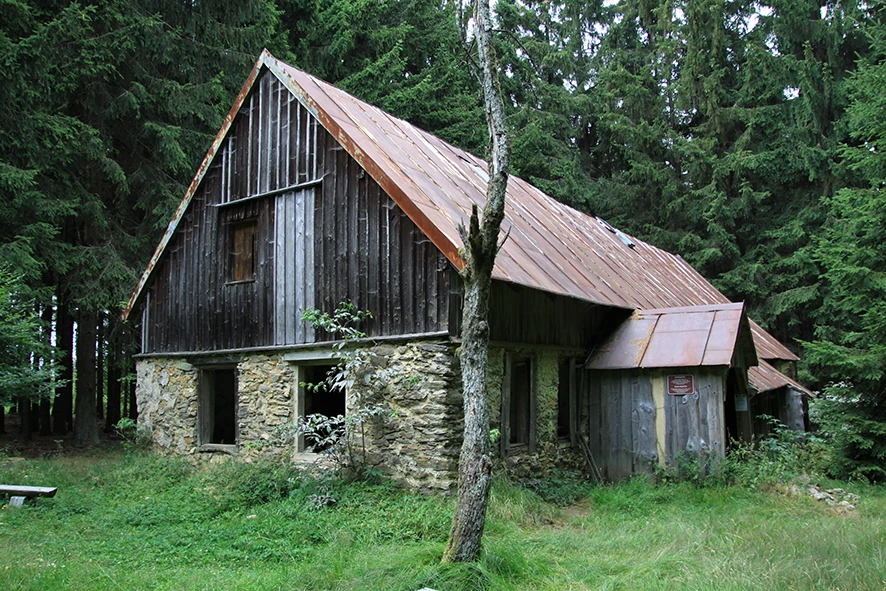 Ein verlassenes Gebäude auf der Bügellohe